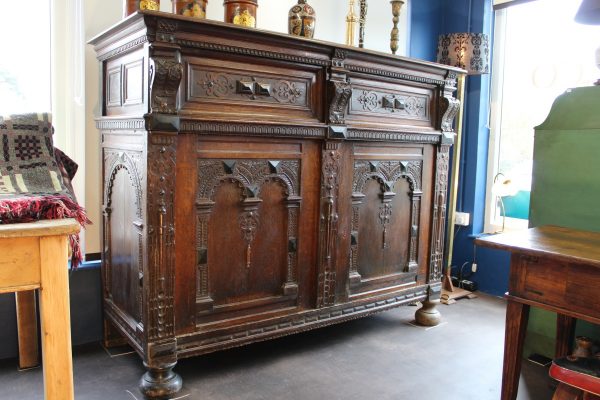 17th C Flemish oak cupboard