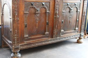 17th C Flemish oak cupboard 6