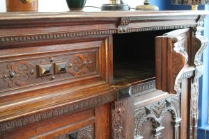 17th C Flemish oak cupboard 5