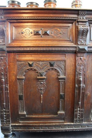 17th C Flemish oak cupboard 3