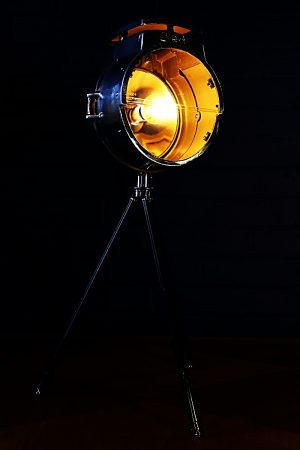 Bullfinch tripod lamp for sale 13