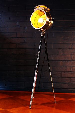 Bullfinch tripod lamp for sale 10