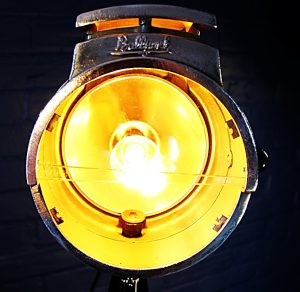 Bullfinch tripod lamp for sale 9