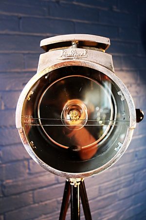 Bullfinch tripod lamp for sale 8