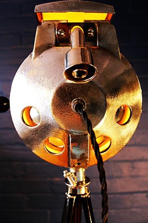 Bullfinch tripod lamp for sale 3