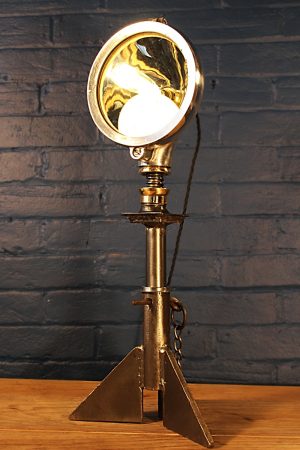 Ferret lamp axle stand 8