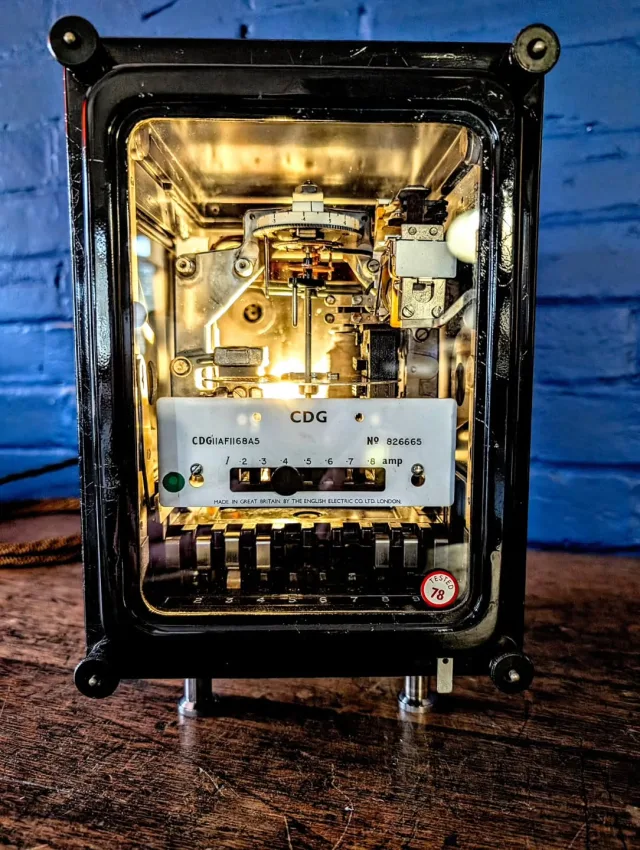 Our client UK Power Networks asked for something different for a very special retirement gift - this is how we answered.......

#georgejuniperandco #reimagined #lighting #design #bedifferent